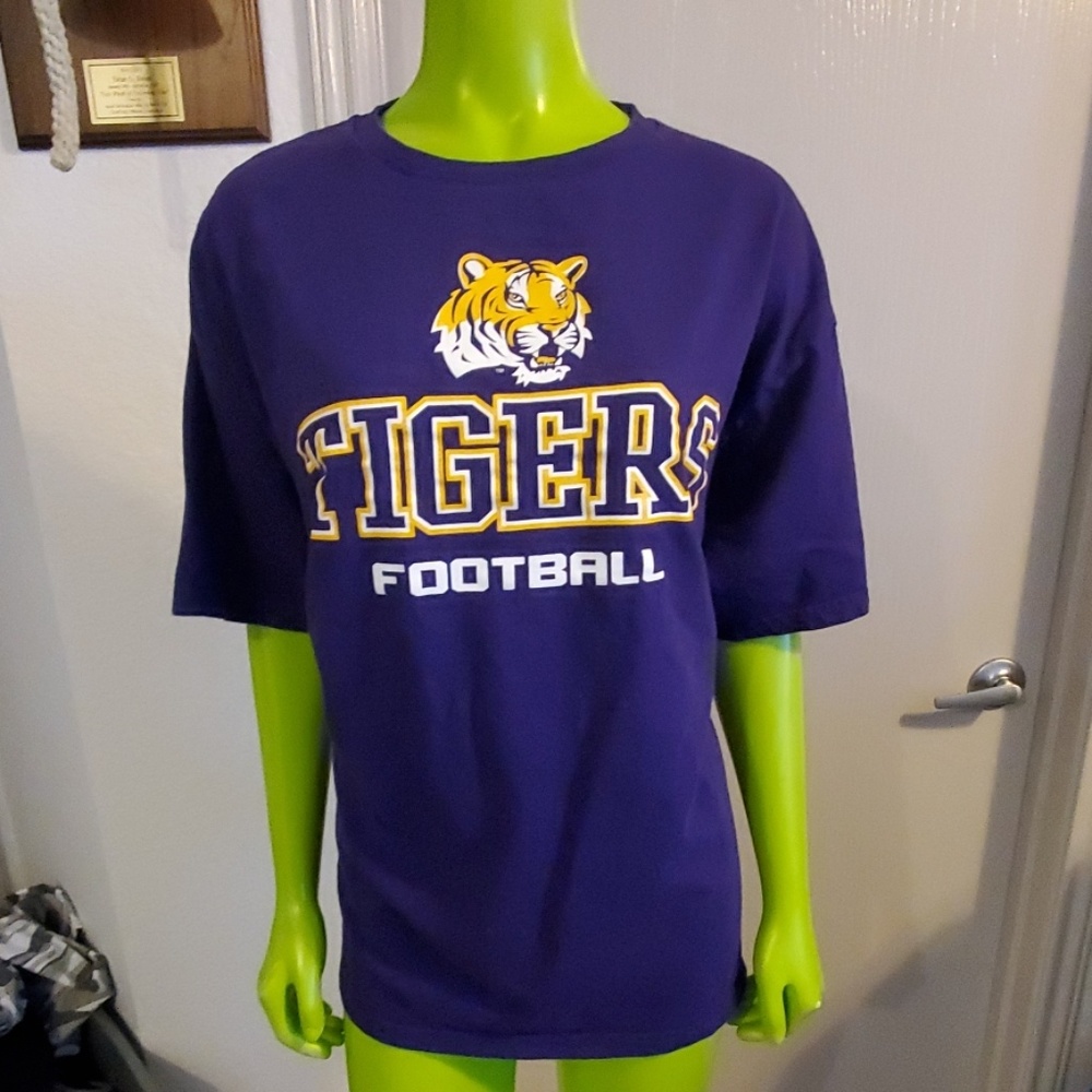 NEW LSU TIGERS tee size XL
